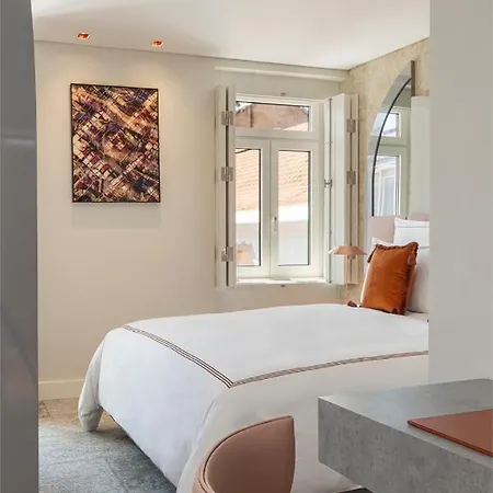 Отель Convent Square Lisbon, Vignette Collection By Ihg 4*